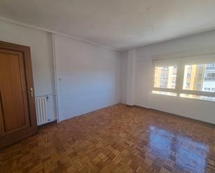 Bedroom of Flat for sale in Burgos Capital  with Heating, Parquet flooring and Terrace