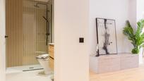 Bathroom of Flat for sale in Terrassa