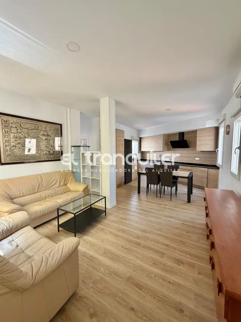 Vista exterior de Piso de alquiler en Madrid con Aire acondicionado, Amueblado y Lavadora