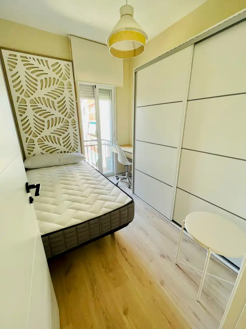 Bedroom of Flat for rent in Granada  with Air Conditioner, Heating and Parquet flooring
