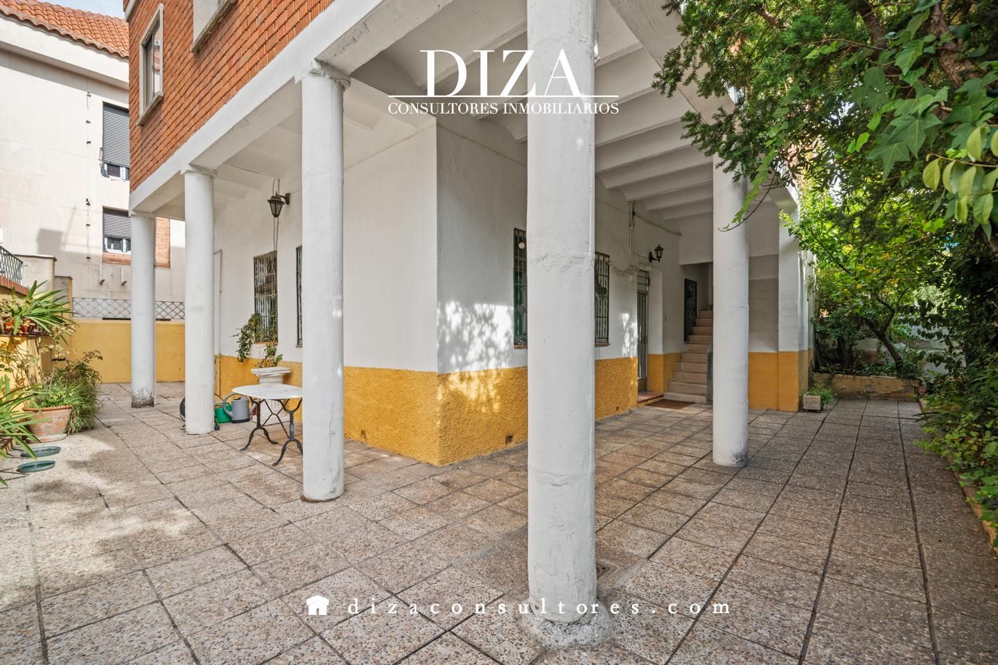 Exterior view of House or chalet for sale in  Madrid Capital  with Heating, Private garden and Terrace