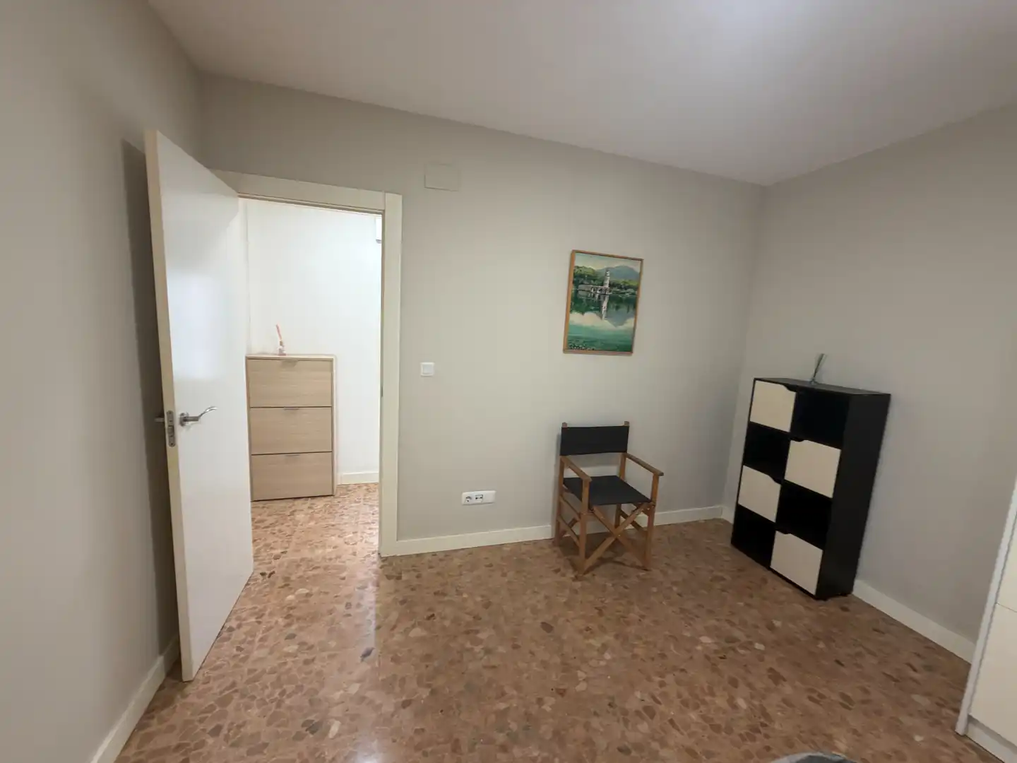 Dormitori de Apartament de lloguer en Cúllar Vega amb Moblat, Rentadora i Microones