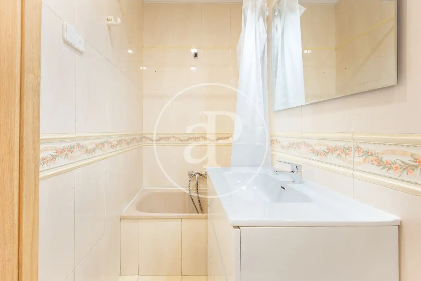 Baño de Piso en venta en Valencia con Aire acondicionado y Calefacción
