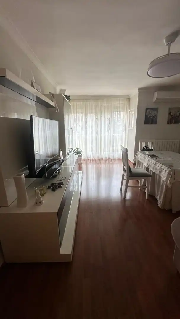 Sala d'estar de Pis de lloguer en Granada amb Aire condicionat i Moblat