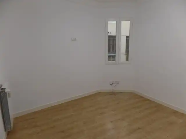 Habitación de Piso en venta en Madrid con Calefacción, Horno y Lavadora