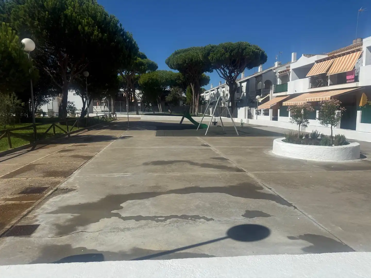 Aparcament de Apartament en venda en Chiclana de la Frontera amb Jardí privat, Terrassa i Moblat
