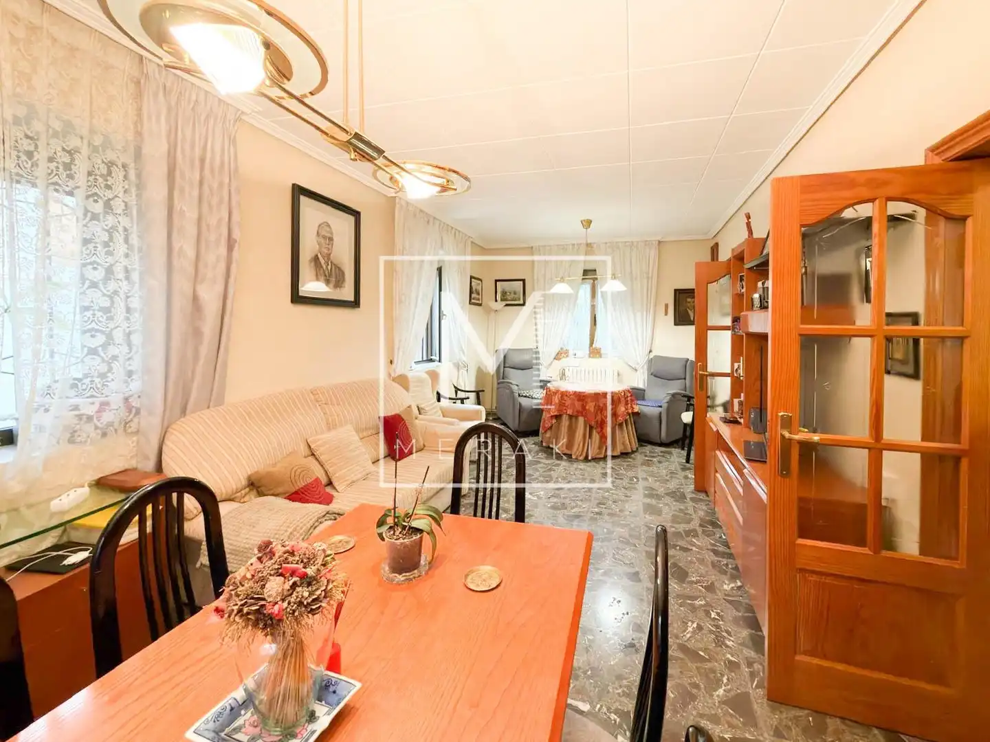 Sala d'estar de Casa o xalet en venda en Albacete amb Calefacció, Jardí privat i Terrassa