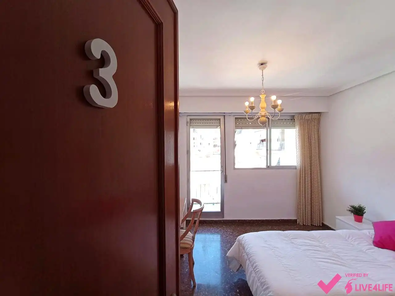 Habitación de Piso de alquiler en Valencia con Aire acondicionado, Terraza y Amueblado