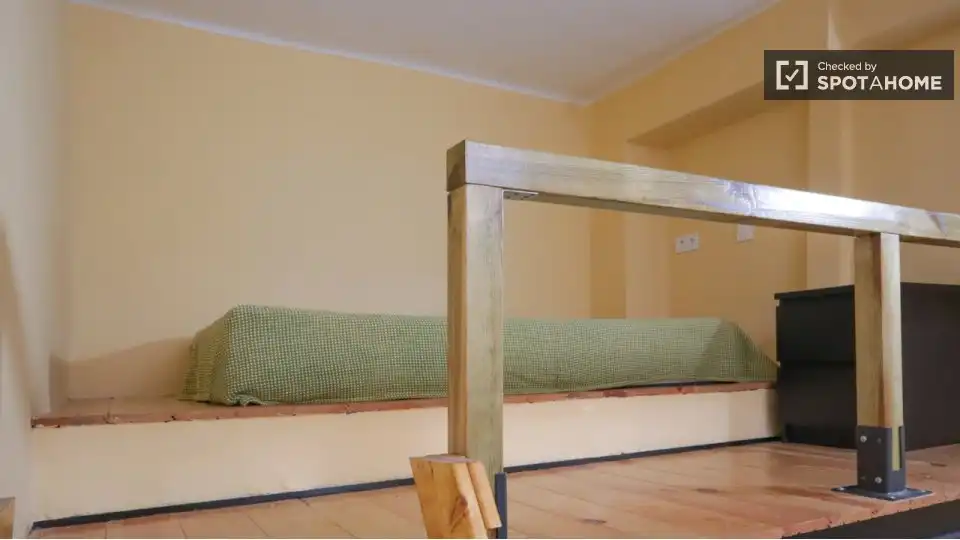 Room in Guindalera