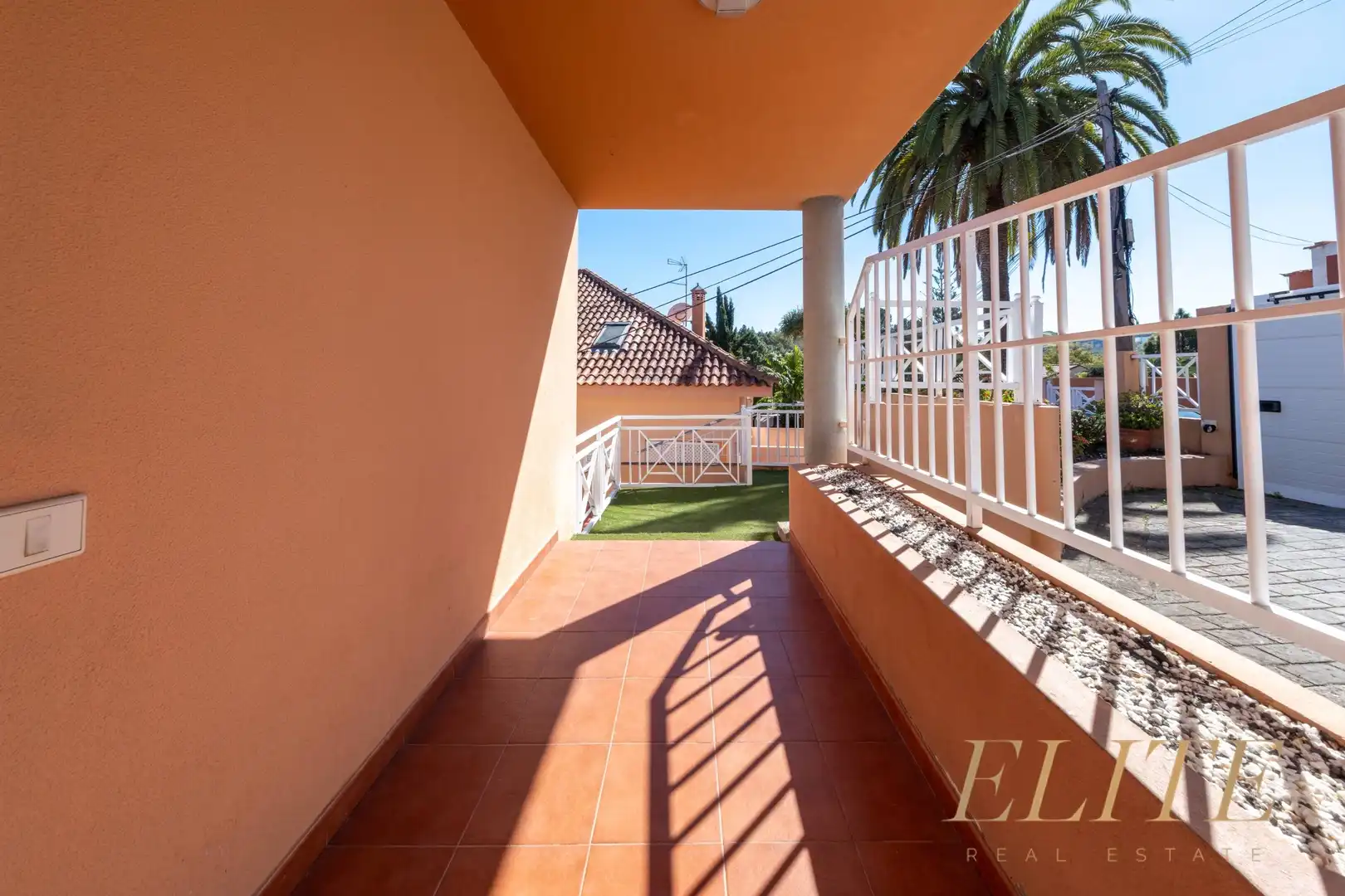 Terrasse von Einfamilien-Reihenhaus zum Verkauf in Santa Brígida mit Parkett
