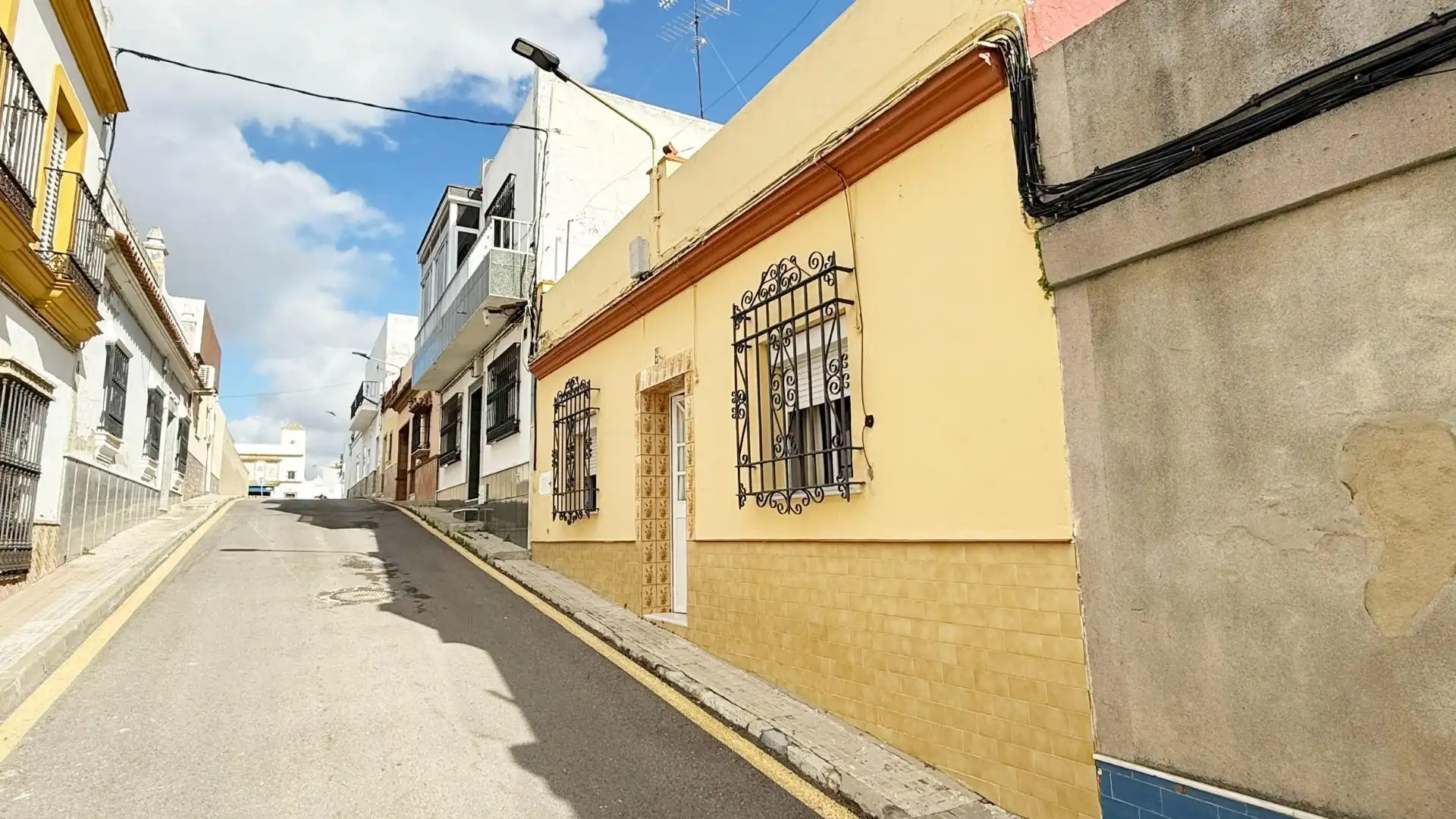 Vista exterior de Casa o xalet en venda en Chiclana de la Frontera amb Traster
