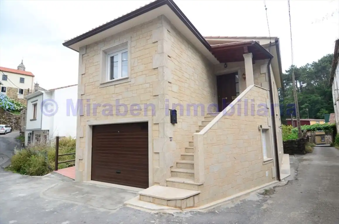 Vista exterior de Piso de alquiler en Boiro con Calefacción, Terraza y Amueblado