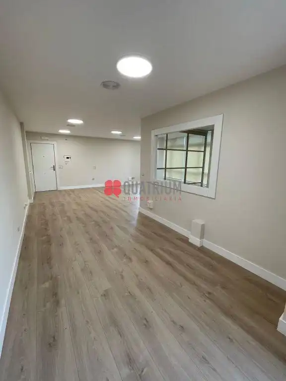 Office for rent in Santiago de Compostela   with Heating