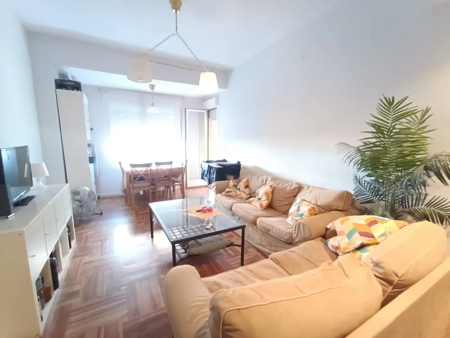 Living room of Flat for share in Madrid  with Air Conditioner, Heating and Parquet flooring