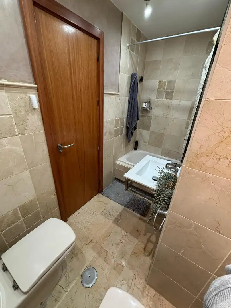 Bany de Pis en venda en  Ceuta Capital amb Moblat, Forn i Rentadora