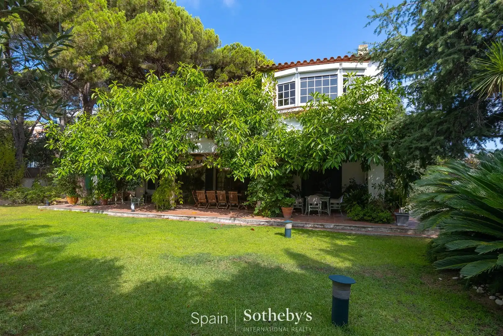 Casa amb jardí en venda a Avinguda de Sant Andreu