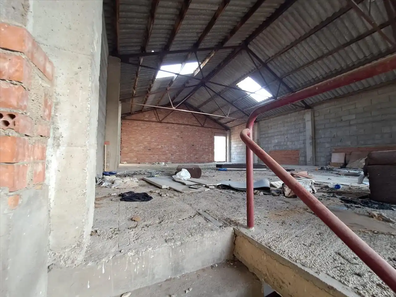 Nau industrial en venda en Tavernes de la Valldigna
