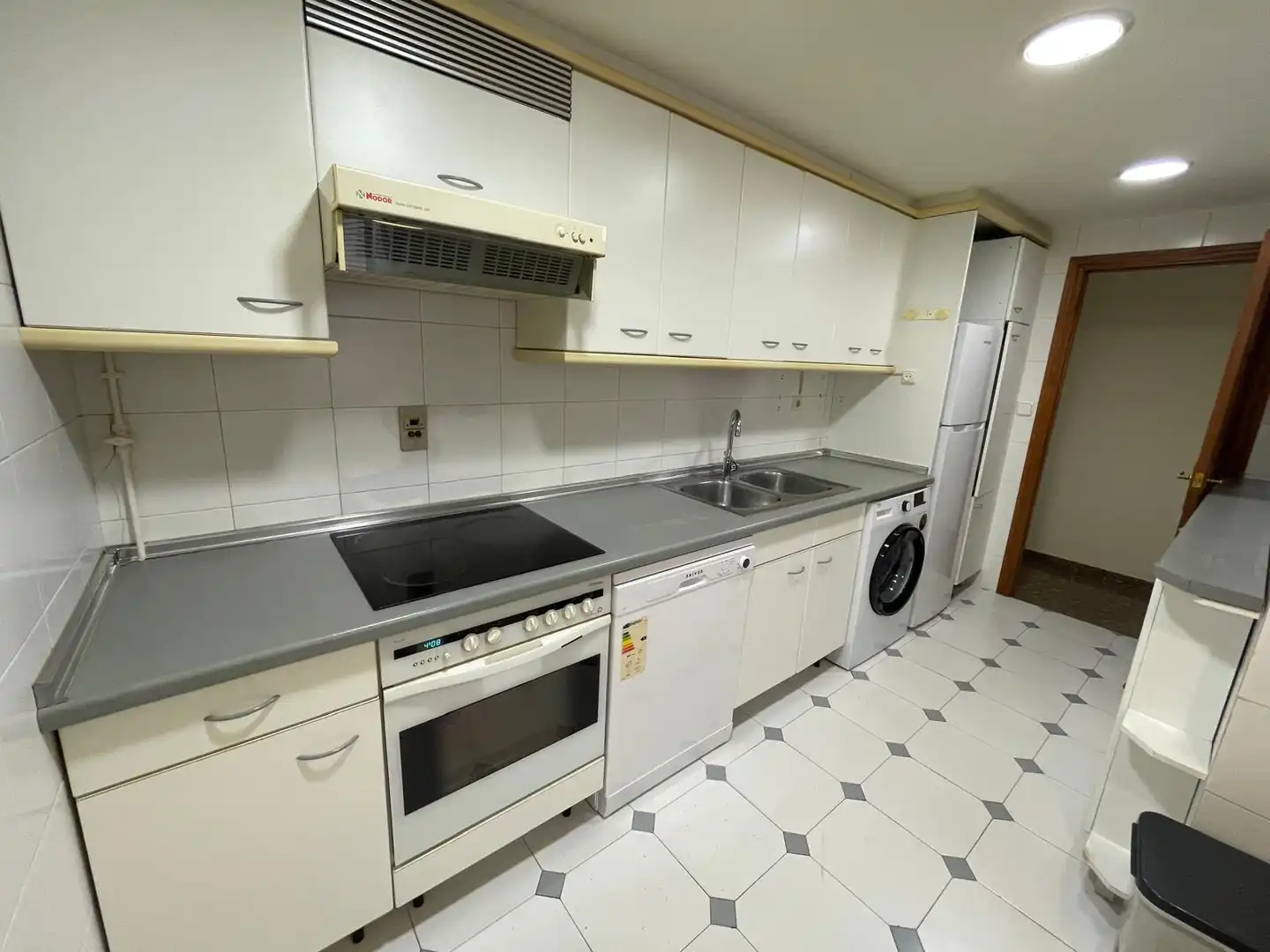 Cocina de Piso de alquiler en Zaragoza con Aire acondicionado, Calefacción y Terraza