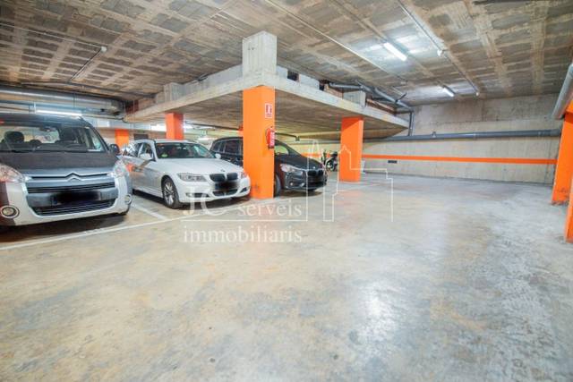 Garaje en Venta en Carrer de la Riera de Bugantó, 5 en Palau