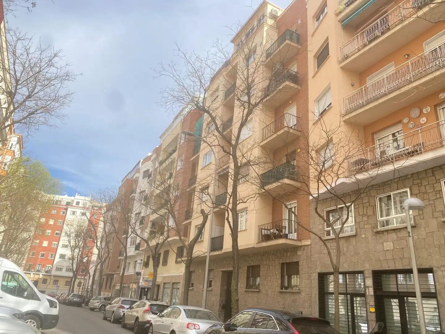 Vista exterior de Pis en venda en Madrid amb Calefacció, Parquet i Terrassa