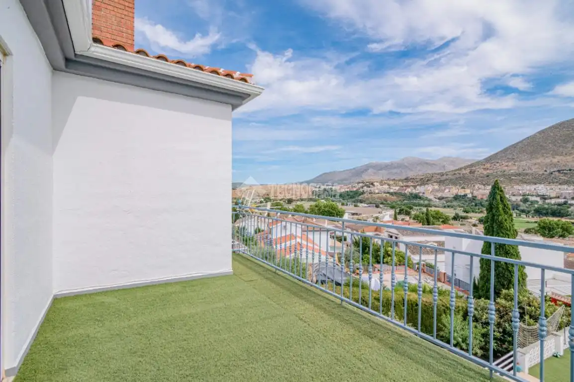 Exterior view of Houses for sale in Loja  with Air Conditioner, Terrace and Balcony