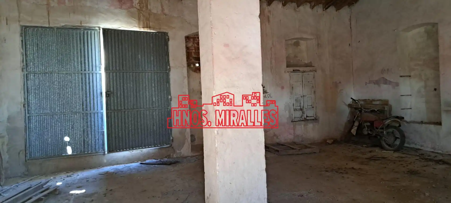 Commercial properties for sale in Hondón de las Nieves / El Fondó de les Neus