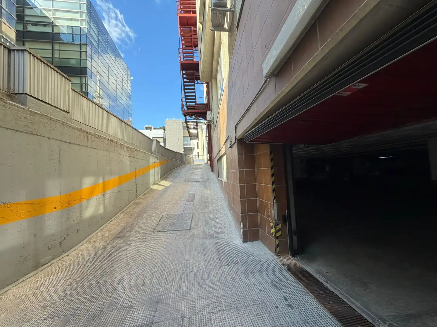 Einzelparkplatz mit Aufzug zum Verkauf in Calle de Santa Leonor, imagen 6