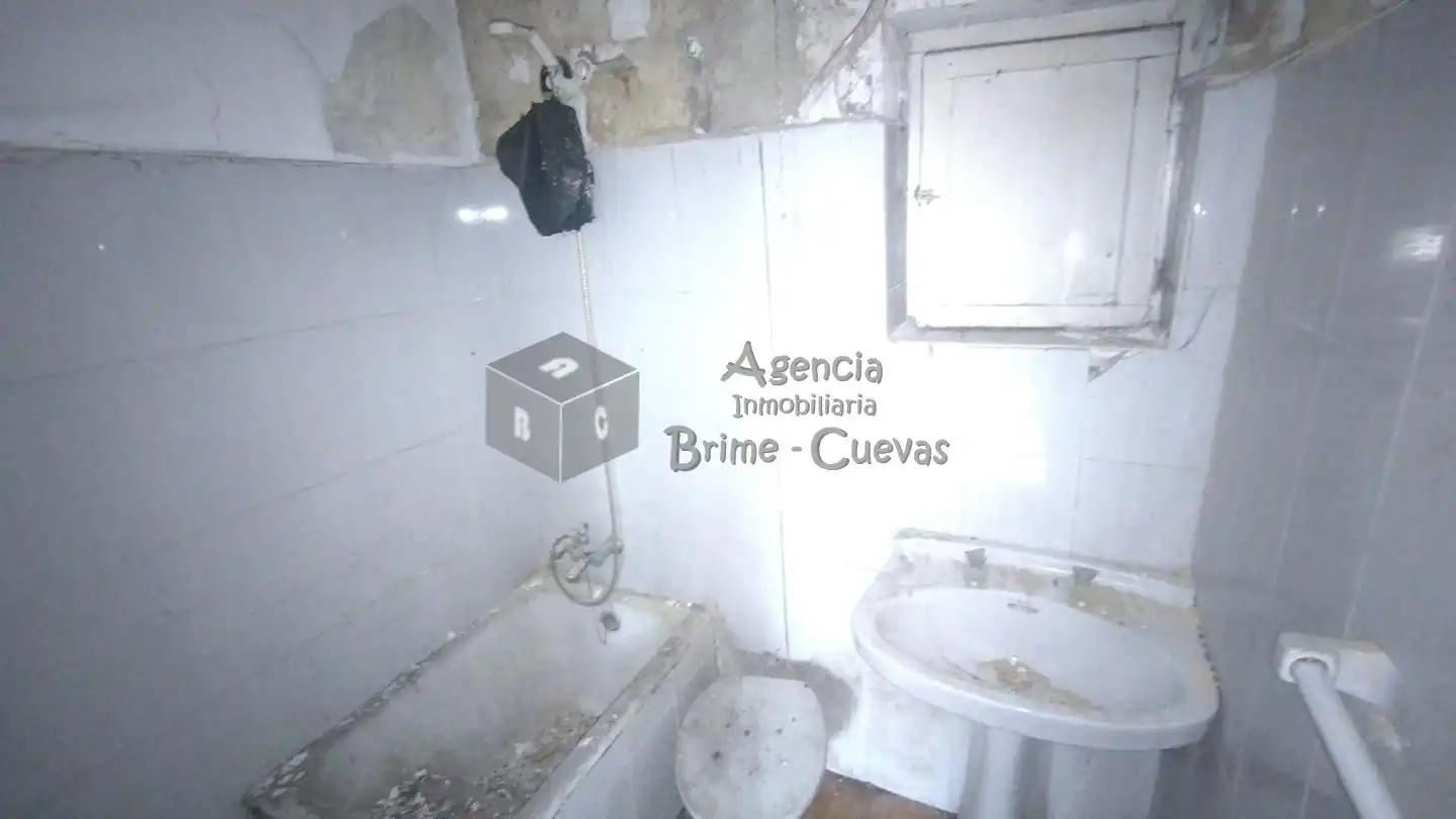 Bathroom of Ground floor for sale in San Martín del Rey Aurelio  with Private garden