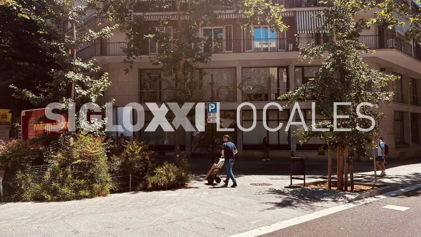 Vista exterior de Local de alquiler en Barcelona con Aire acondicionado