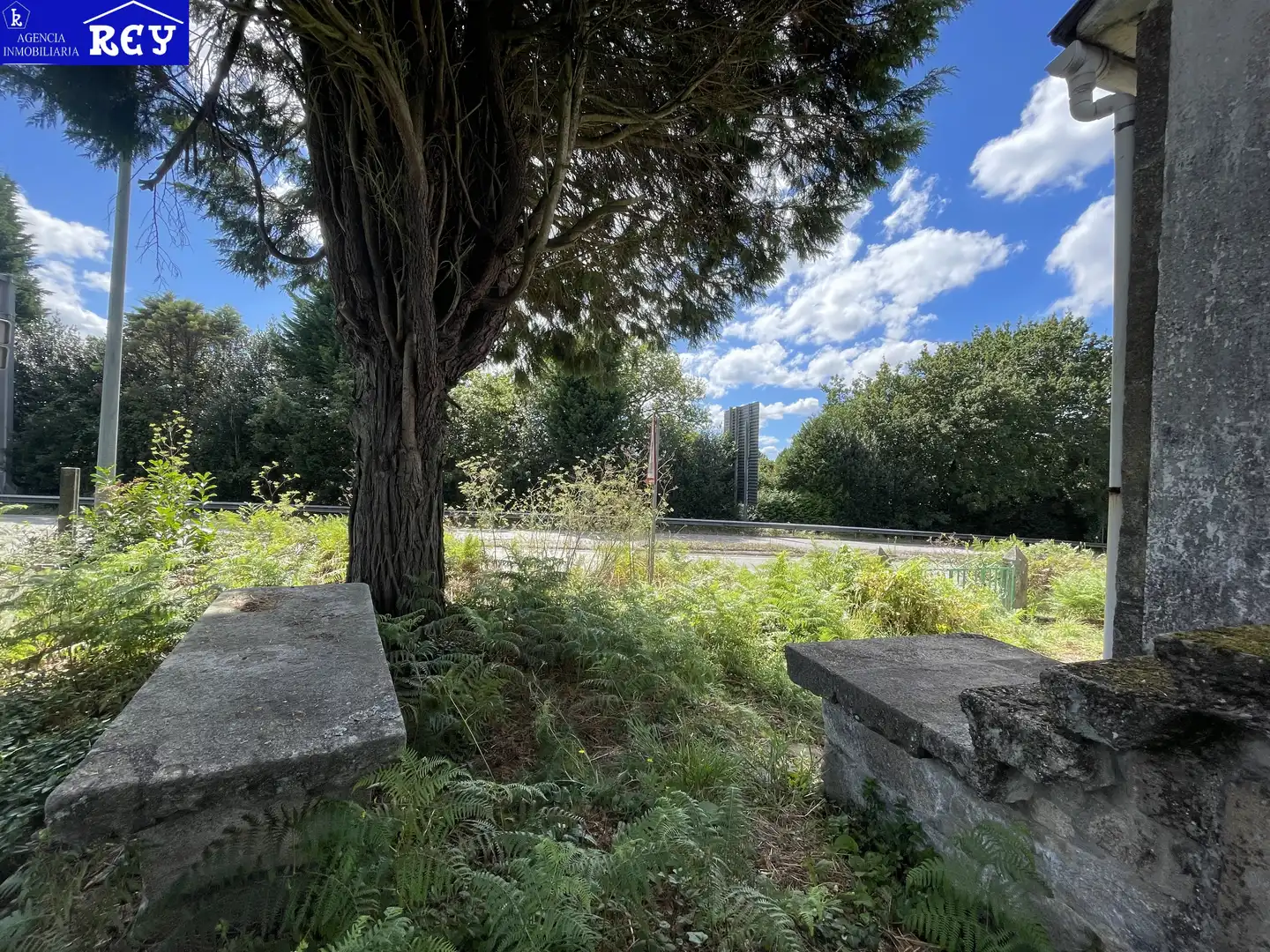 Finca rústica en venda en Santiago de Compostela  amb Jardí privat i Traster