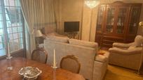 Sala d'estar de Casa adosada en venda en Salamanca Capital amb Calefacció, Jardí privat i Terrassa