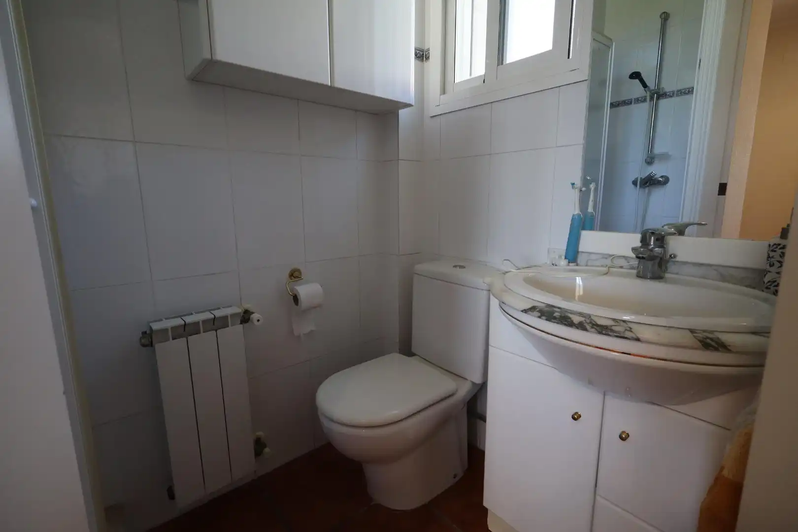 Baño de Casa o chalet en venta en Chiva con Aire acondicionado, Calefacción y Jardín privado