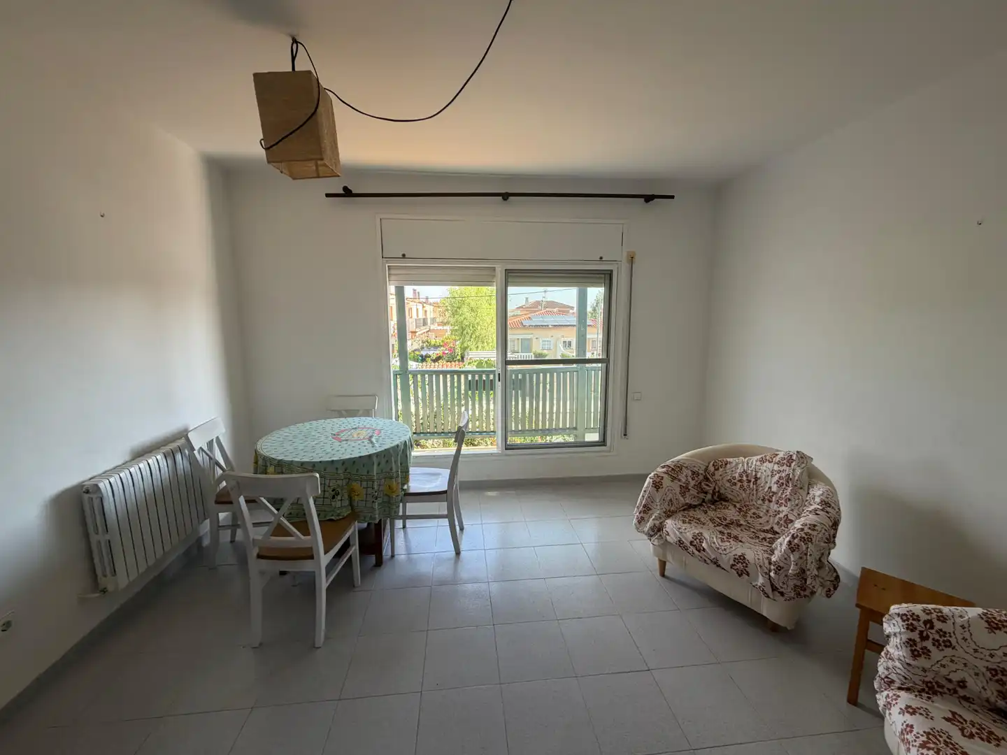 Sala d'estar de Casa o xalet en venda en Mont-roig del Camp amb Aire condicionat, Calefacció i Jardí privat