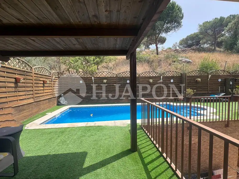 Piscina de Casa o xalet en venda en Vilassar de Dalt amb Aire condicionat, Calefacció i Jardí privat