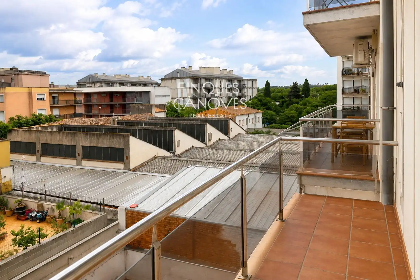 Terraza de Piso en venta en Girona con Calefacción y Terraza