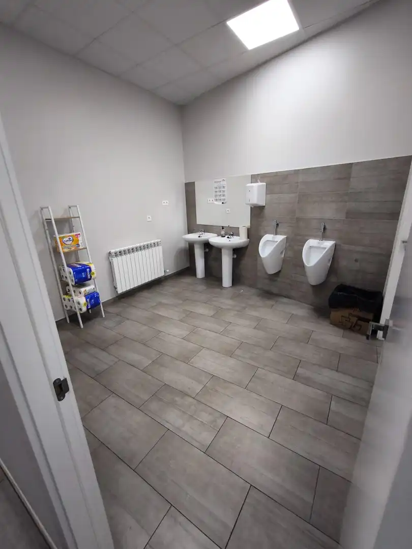 Baño de Oficina de alquiler en San Andrés del Rabanedo con Calefacción y Terraza