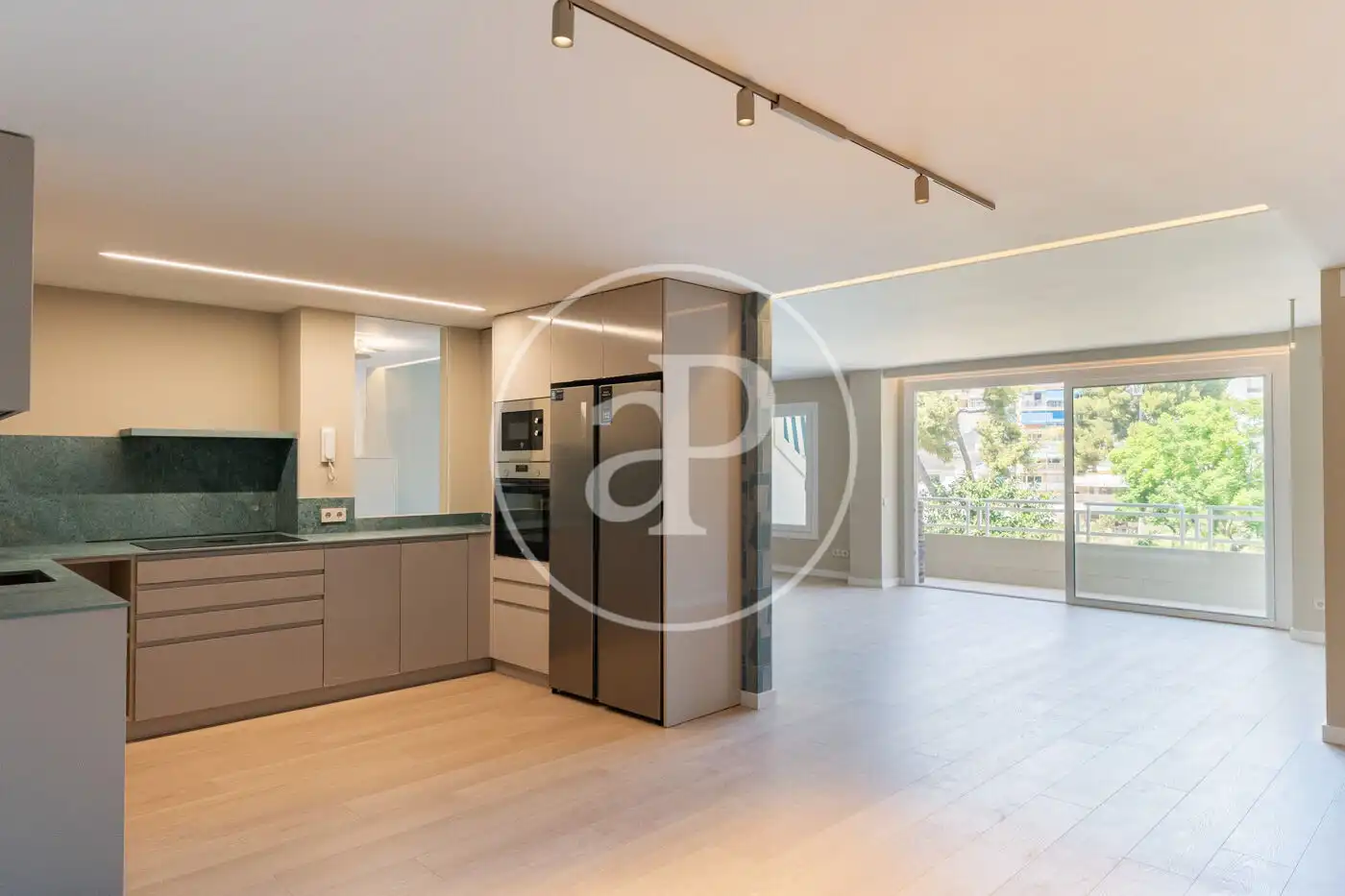 Küche von Wohnung zur Miete in  Palma de Mallorca mit Klimaanlage, Heizung und Terrasse