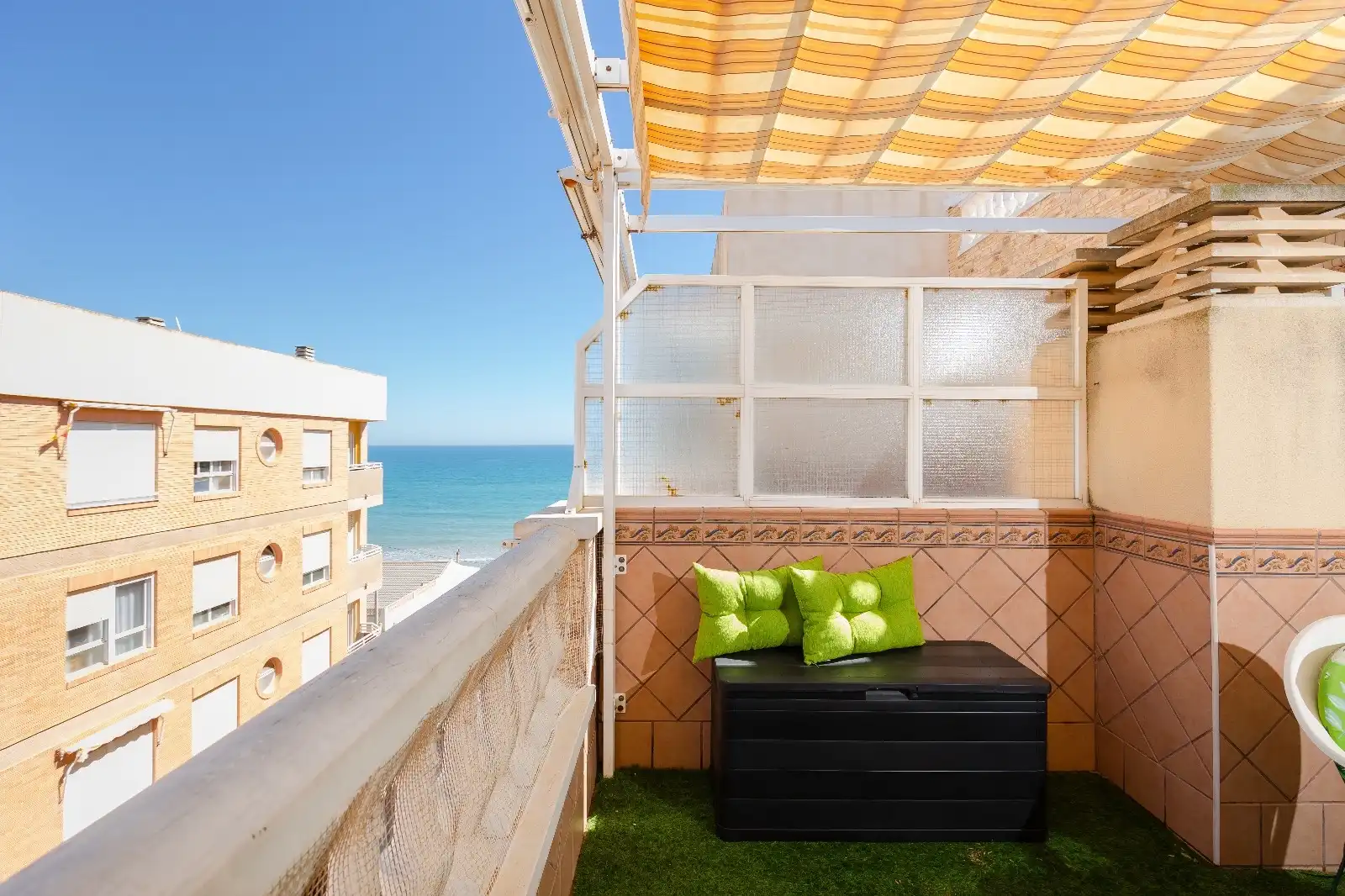 Terraza de Apartamento de alquiler en Guardamar del Segura con Aire acondicionado, Calefacción y Amueblado