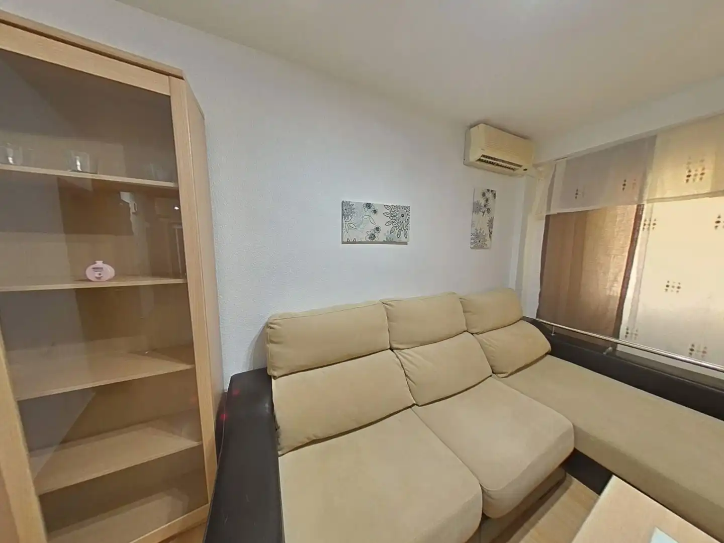 Living room of Flat for sale in Córdoba  with Air Conditioner and Furnished