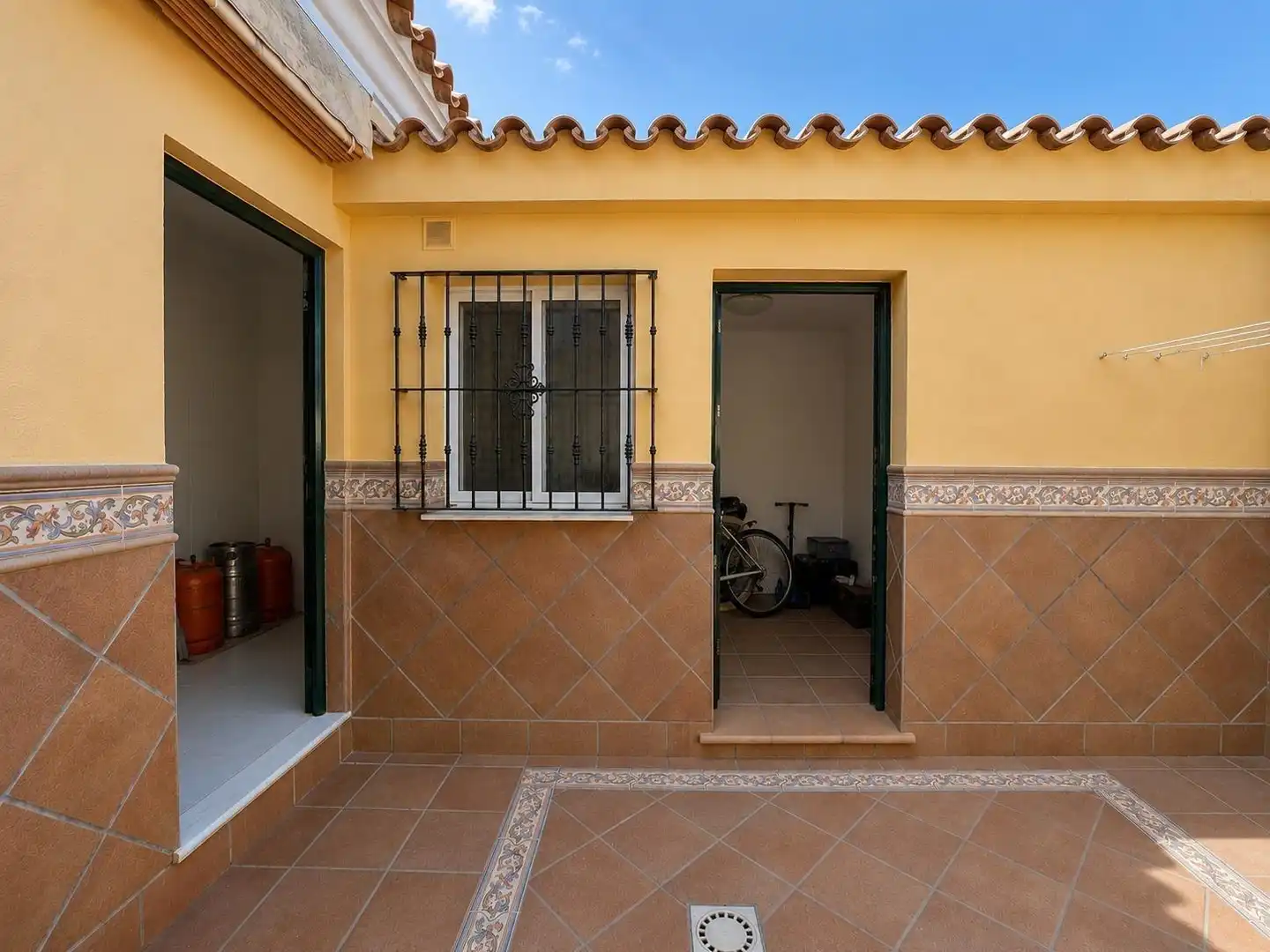 Detached homes for sale in Chipiona  with Heating, Terrace and Storage room