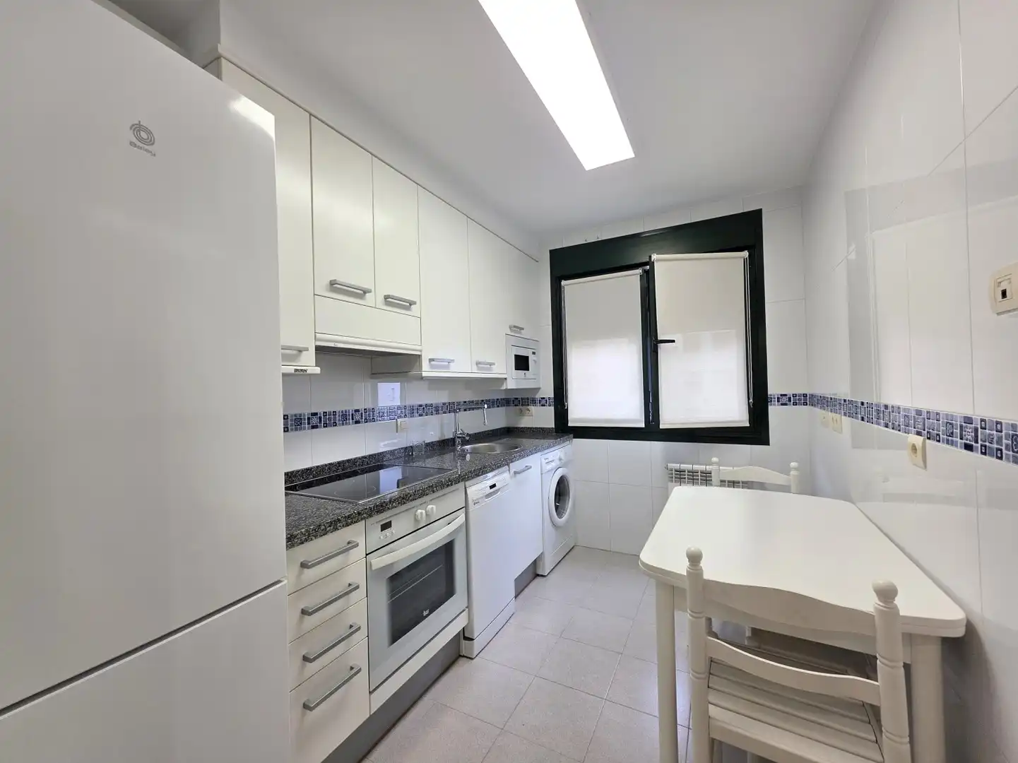 Cuina de Pis de lloguer en Oviedo  amb Calefacció, Parquet i Traster