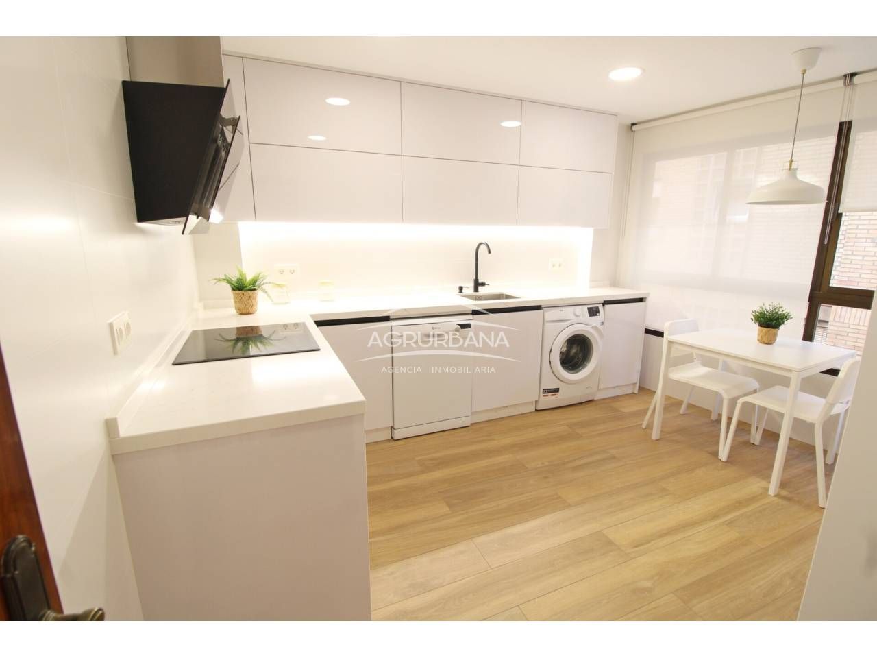 Kitchen of Flat to rent in Motril  with Air Conditioner, Furnished and Balcony