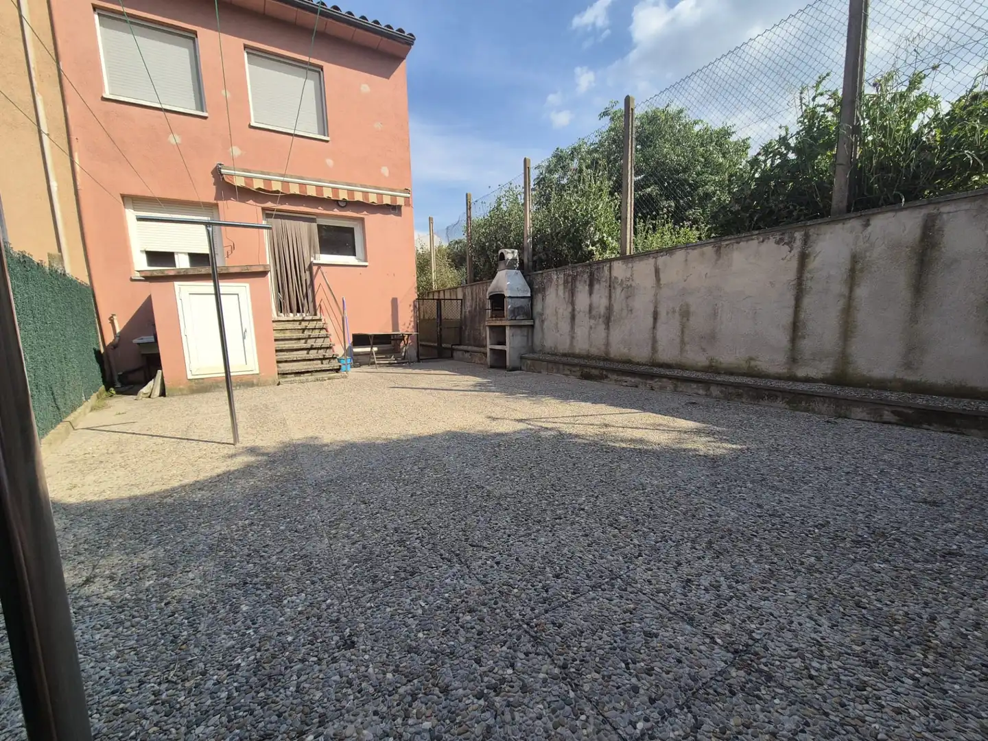 Parkplatz von Einfamilien-Reihenhaus zum Verkauf in Les Masies de Voltregà mit Heizung, Privatgarten und Terrasse