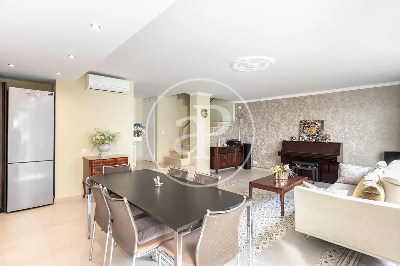 Esszimmer von Maisonette zum Verkauf in Barcelona mit Klimaanlage, Heizung und Terrasse