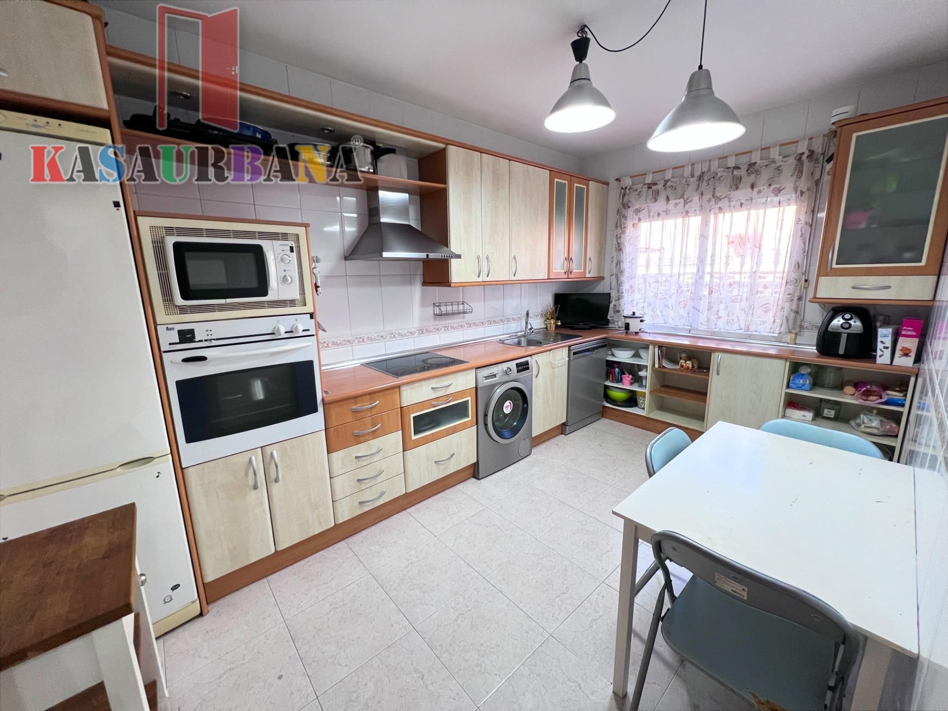 Kitchen of Single-family semi-detached for sale in Yeles  with Air Conditioner, Heating and Swimming Pool