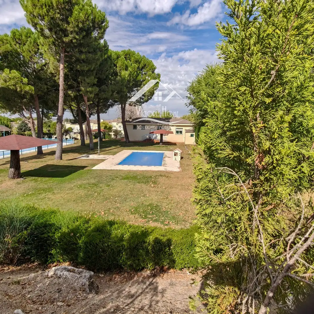 Jardín de Casa adosada en venta en Rivas-Vaciamadrid con Aire acondicionado, Calefacción y Jardín privado