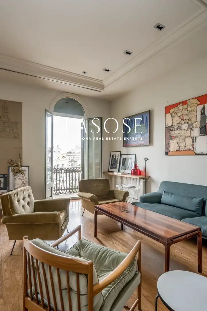 Außenansicht von Wohnung zur Miete in Barcelona mit Klimaanlage, Heizung und Parkett