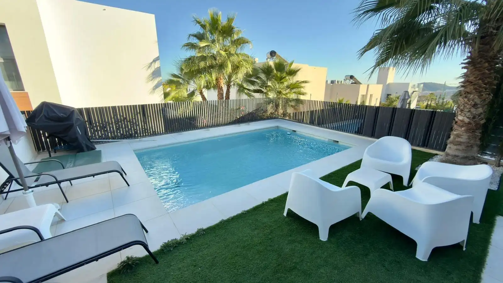 Piscina de Casa o chalet de alquiler en Finestrat con Aire acondicionado, Calefacción y Jardín privado