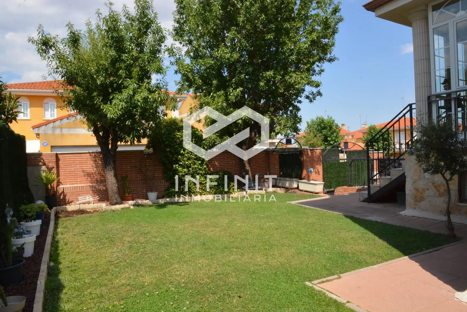 Jardí de Casa adosada en venda en Torrejón del Rey amb Calefacció, Jardí privat i Terrassa