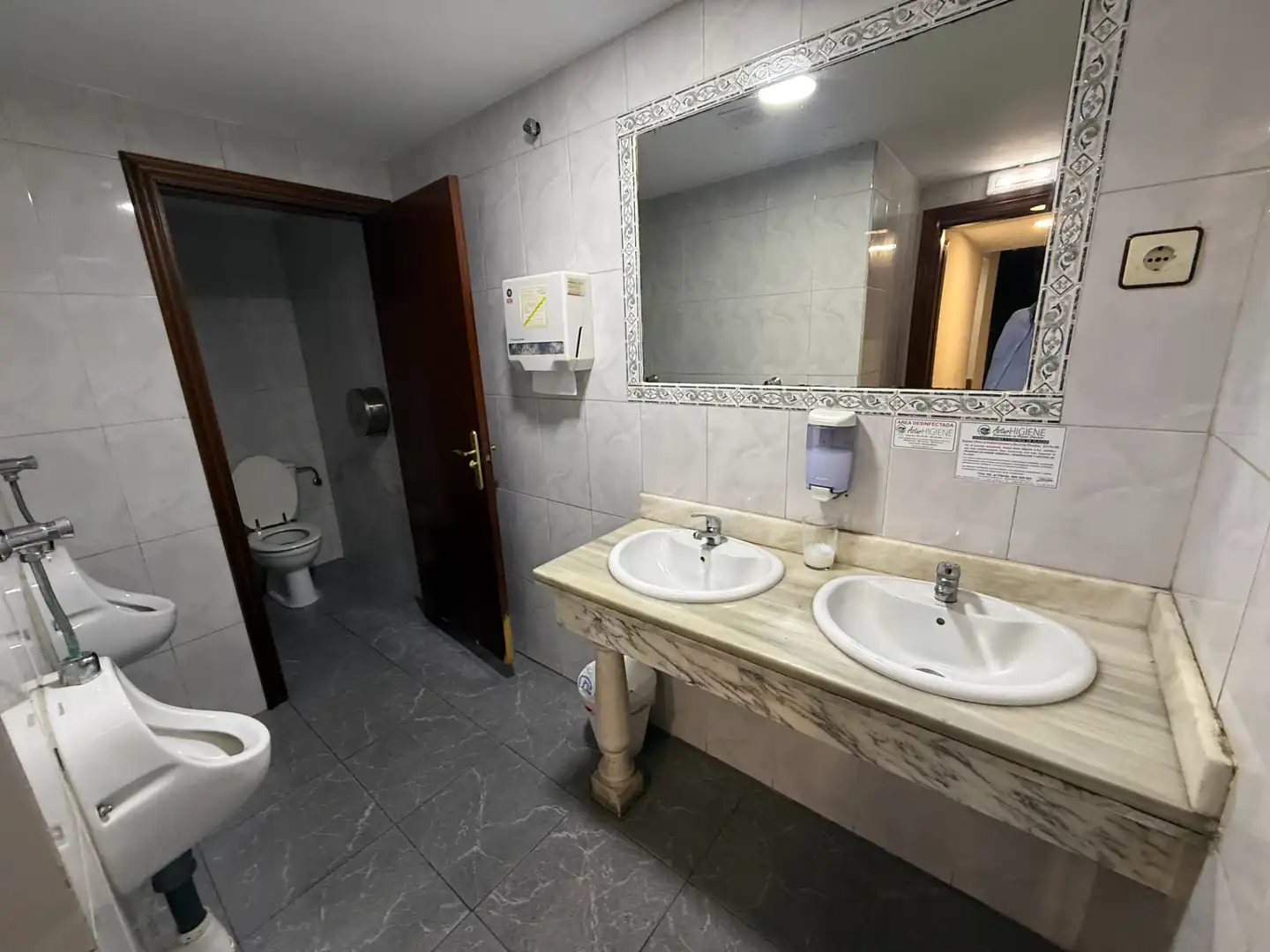 Bany de Edifici en venda en Siero amb Alarma